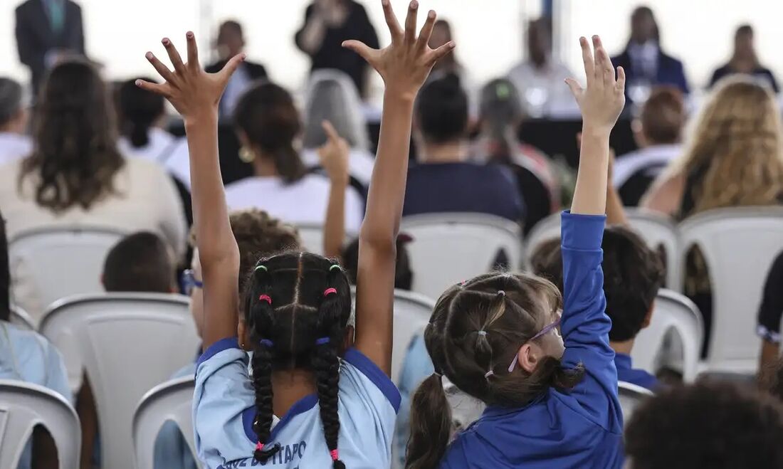 Cultura e futebol influenciam no momento do registro das crianças brasileiras