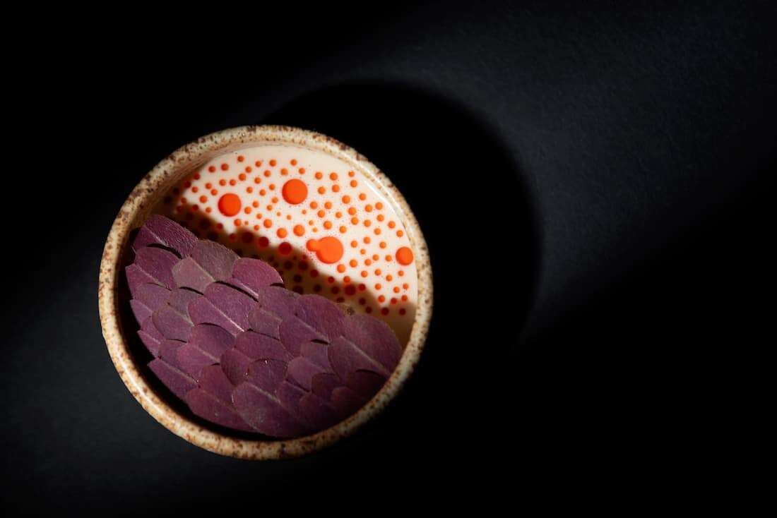 Ceviche com oxalis do restaurante Nuema, em Quito