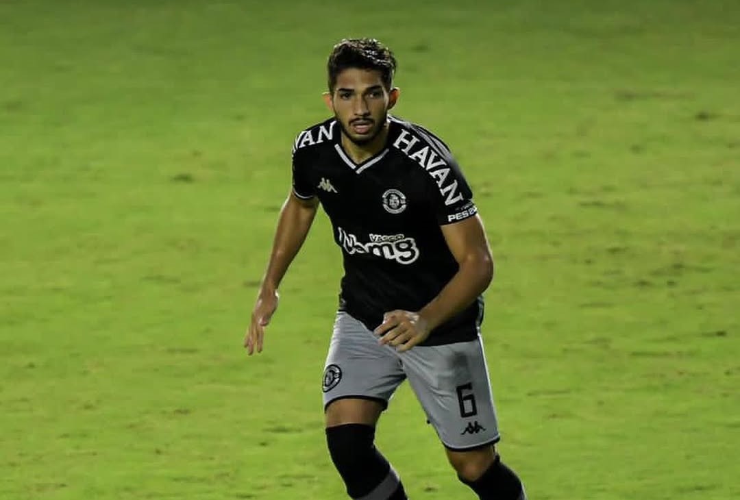 Santa Cruz acertou pré-contrato com o volante Andrey, ex-Vasco