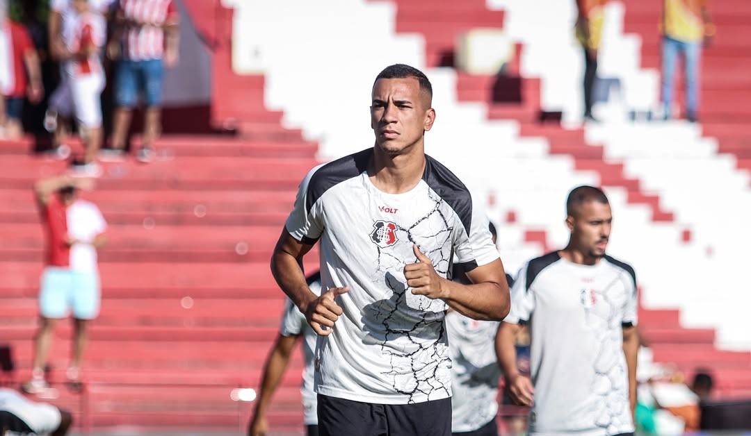 Ruan Robert, zagueiro formado nas divisões de base do Santa Cruz 