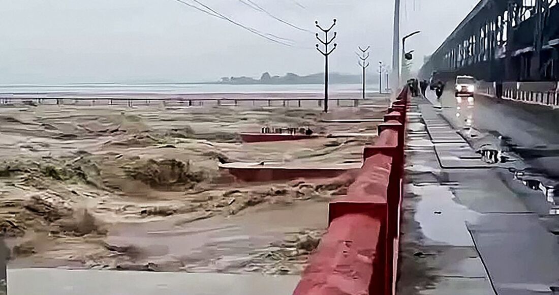 Inundações no Nepal e Índia deixam mais de 70 mortos