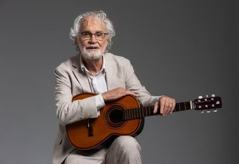 Alepe entrega Título de Cidadão Pernambucano a Renato Teixeira