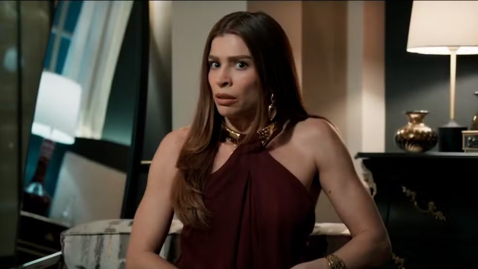 Interpretada por Grazi Massafera, vilã de Três Graças brinca com morte de Odete Roitman: 'Se essa moda pega' 