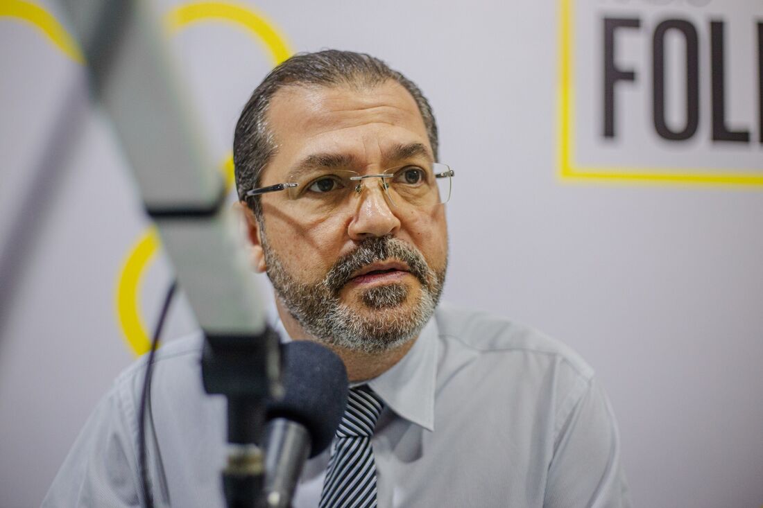 Vereador Carlos Muniz (PSB) no programa da Rádio Folha 96,7