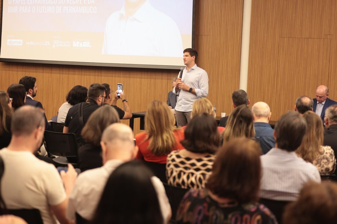 O prefeito do Recife, João Campos, foi o convidado da 14ª edição do seminário Pernambuco em Perspectiva