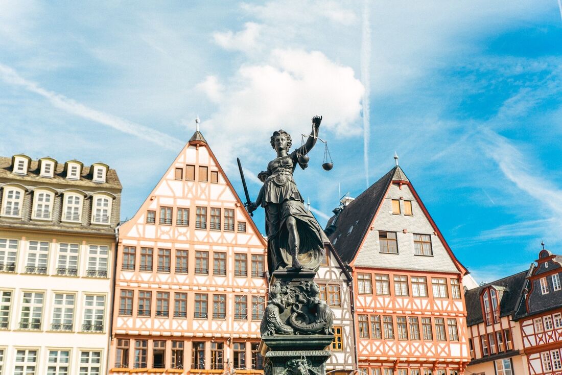 Por que a Alemanha cresce mais e apresenta melhores indicadores sociais do que a Polônia?