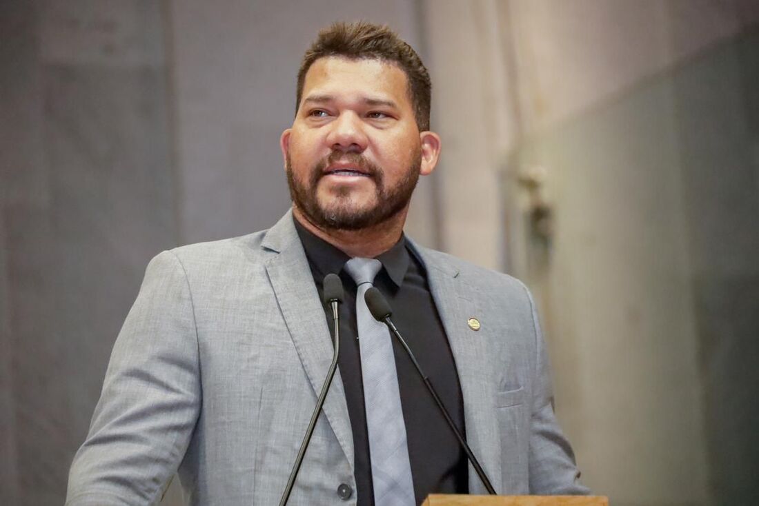 Abimael Santos solicita ao DNIT melhorias na ponte que liga Toritama a Vila Canaã