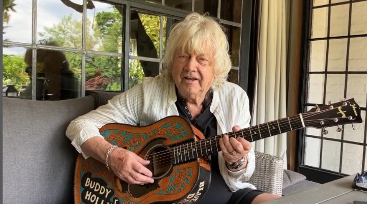 Morre John Lodge, vocalista do Moody Blues, aos 82 anos