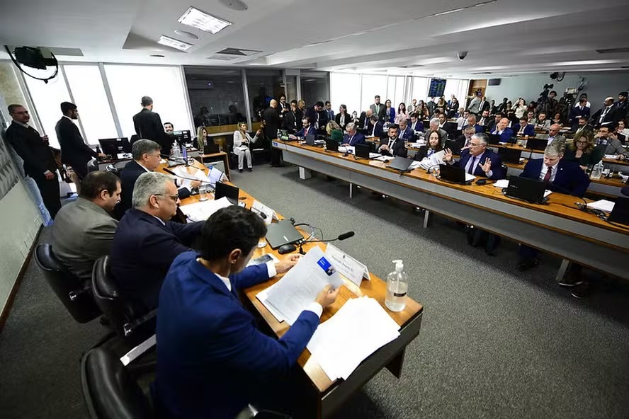 Sessão da CPI do INSS no Senado
