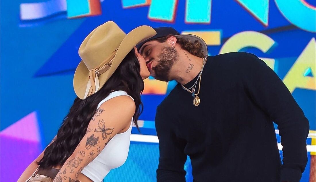 Ana Castela e Zé Felipe se beijam publicamente e atualizam relação