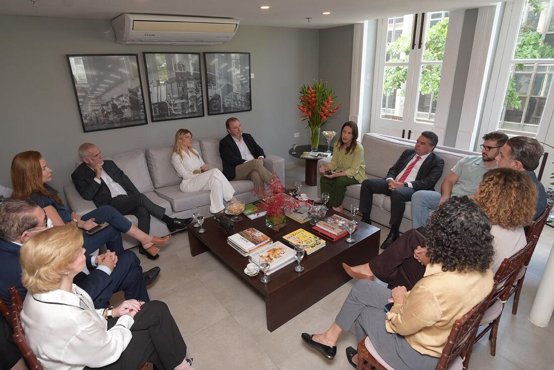 Governadora Raquel Lyra visita a Folha de Pernambuco