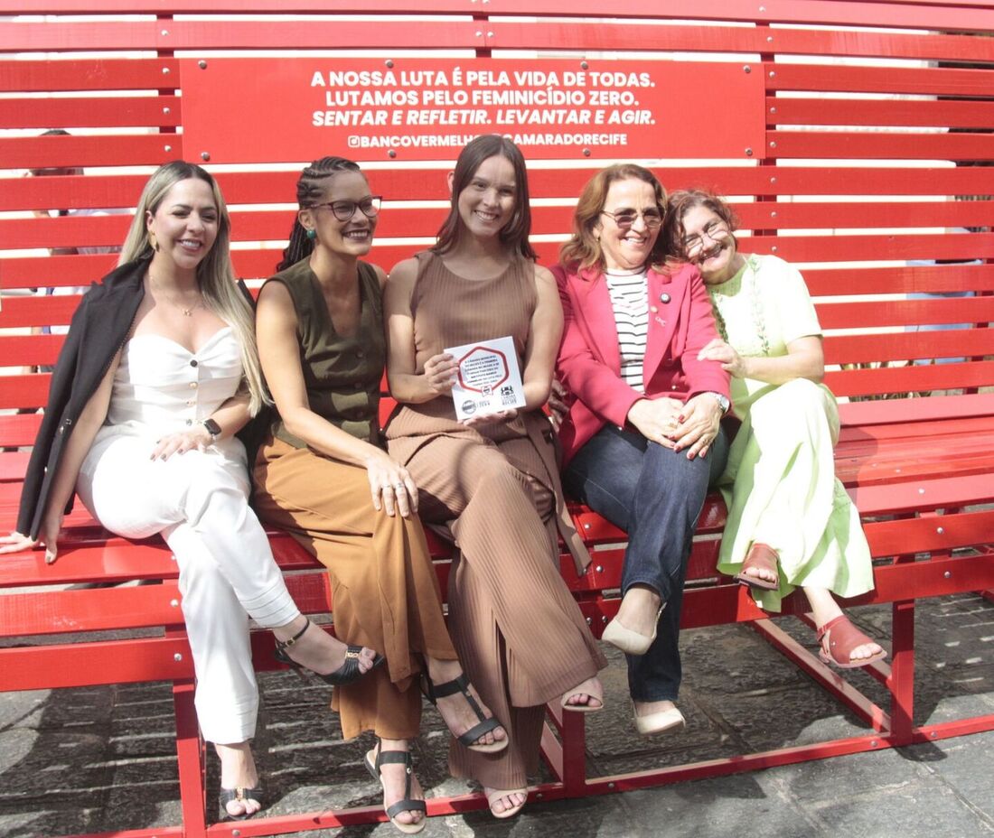 Vereadoras participam da inauguração do Banco Vermelho no Recife