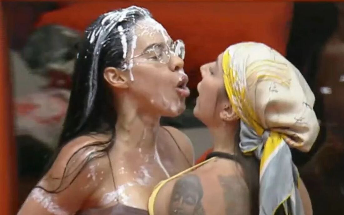 A Fazenda: Martina e Tamires brigam feio e produção toma medida