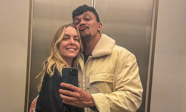 Júlio Cocielo, youtuber e influenciador, anuncia fim do casamento com Tata Estaniecki