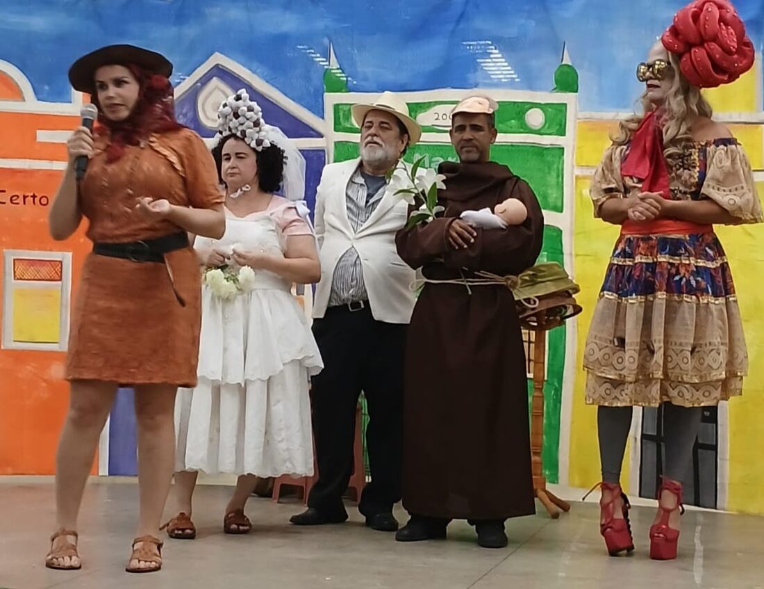 Espetáculo "Maria é a Mulher" aborda Lei Maria da Penha na Escola Antônio Heráclito Rego