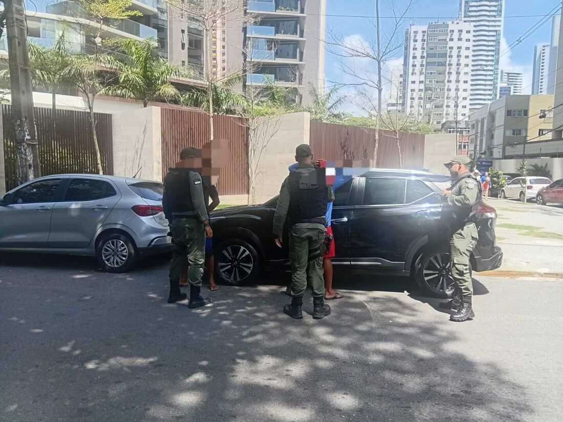 A operação concentrou-se, nas manhãs do sábado e do domingo, em áreas do bairro de Boa Viagem, na Zona Sul
