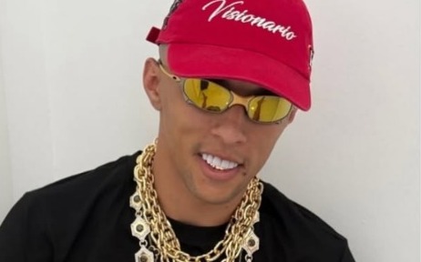 Influenciador Buzeira carregou espingarda ao notar presença da PF em sua casa