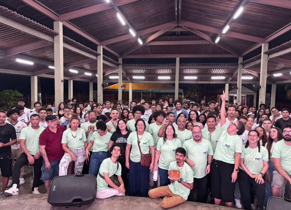 Projeto Rumo à Universidade reúne estudantes da rede pública para aulão gratuito