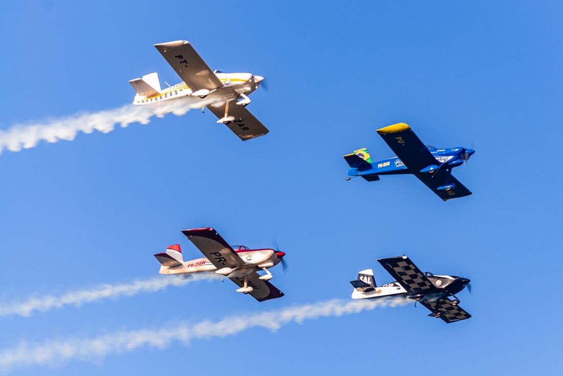 A programação conta com shows aéreos e exposição de aeronaves