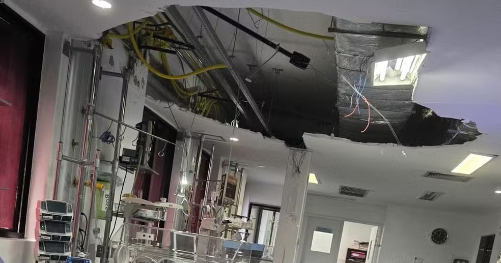 Queda de teto de gesso em UTI neonatal no Hospital Barão de Lucena