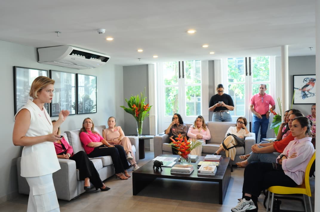 Palestra da radiologista mamária, Mirela Ávila, na Folha de Pernambuco