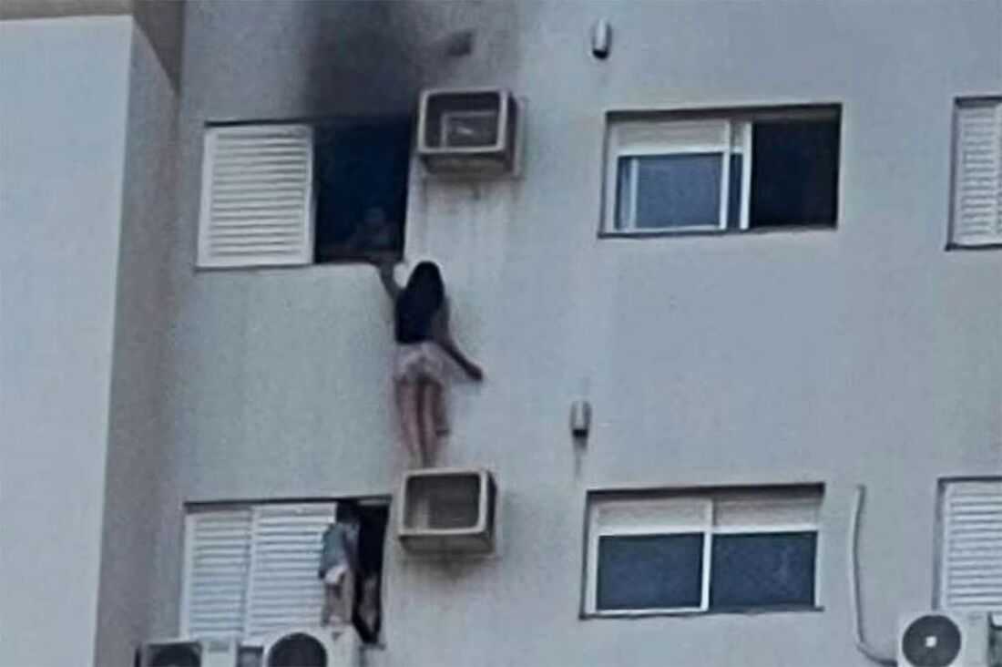 A advogada Juliane Vieira, de 28 anos, teve queimaduras em 63% do corpo após ajudar a resgatar a mãe, de 51 anos, e uma criança, de 4 anos, que estavam dentro de um apartamento em chamas no 13º andar de um prédio.