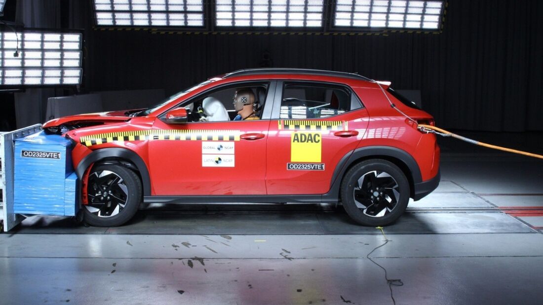 O Volkswagen Tera recebeu 5 estrelas no Latin NCAP, alcançando a nota máxima em segurança nos testes.