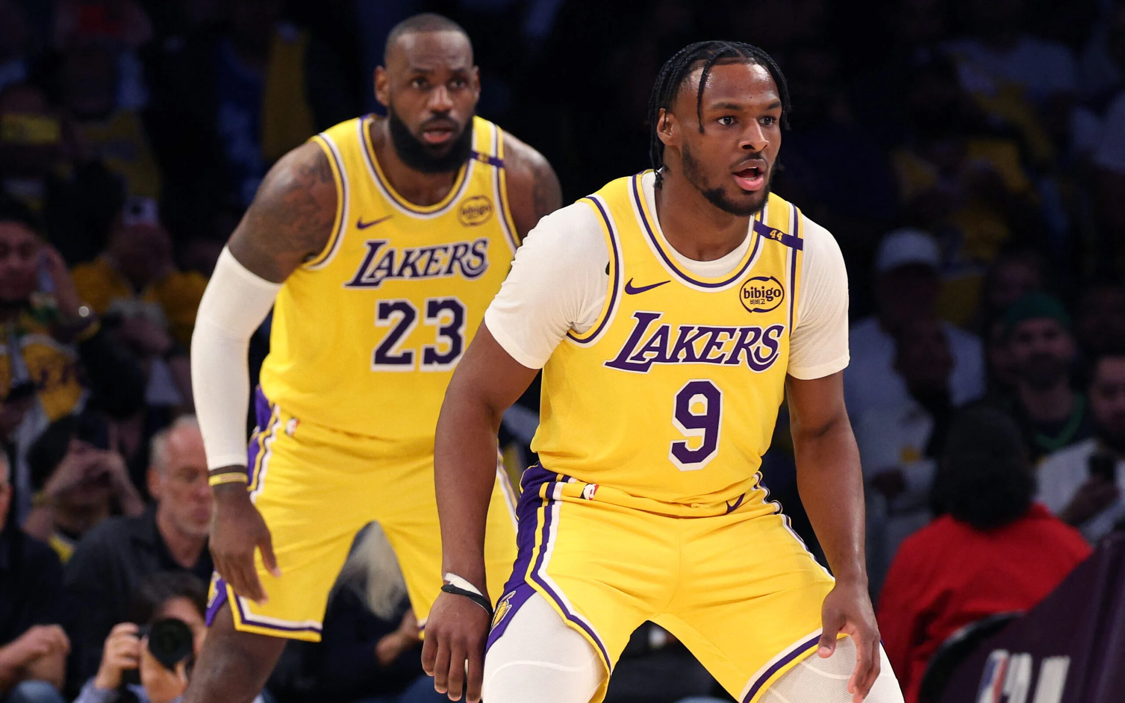 LeBron James e Bronny James, pai e filho jogam pelo Los Angeles Lakers