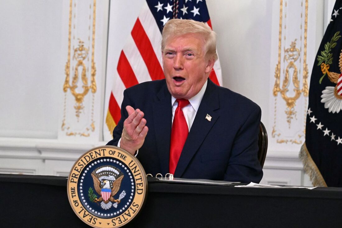 Trump diz que suspenderá "permanentemente" migração de países do "terceiro mundo"