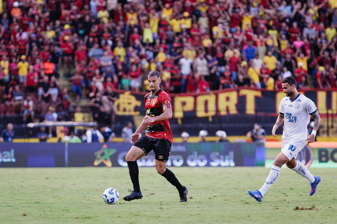 Lance de Sport x Bahia, no primeiro turno do Brasileirão