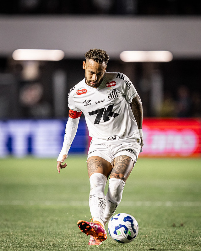 Neymar é desfalque no Santos em partida decisiva contra o rebaixamento