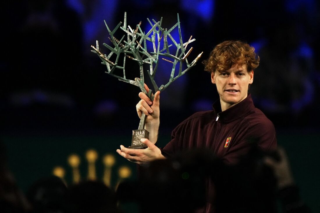 Jannik Sinner vence Masters 1000 de Paris pela primeira vez na carreira