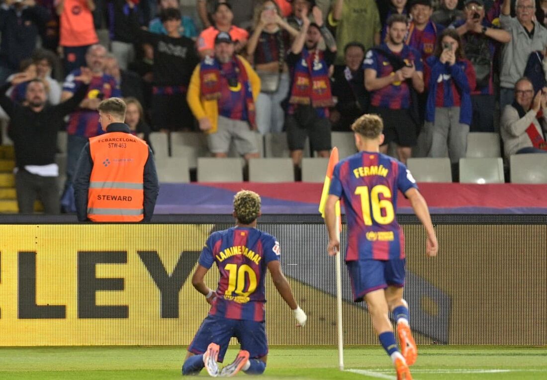 Lamine Yamal voltou a balançar as redes com a camisa do Barcelona 