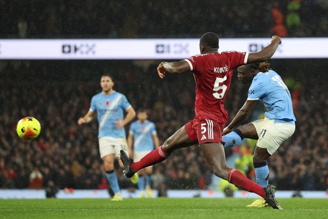 Manchester City vence Liverpool com placar elástico na Premier League