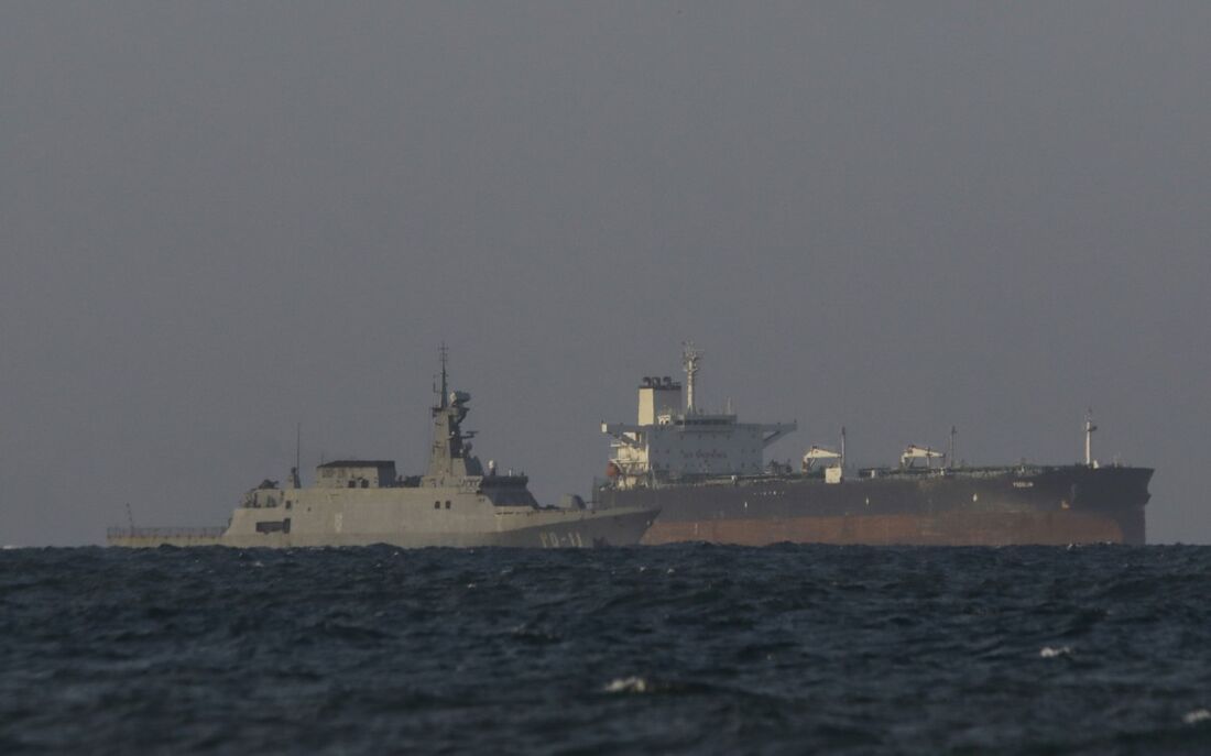 Porta-aviões se junta à operação dos EUA contra narcotráfico na América Latina