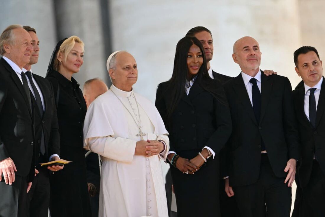 Papa Leão XIV recebe cerca de 200 profissionais do cinema no Vaticano