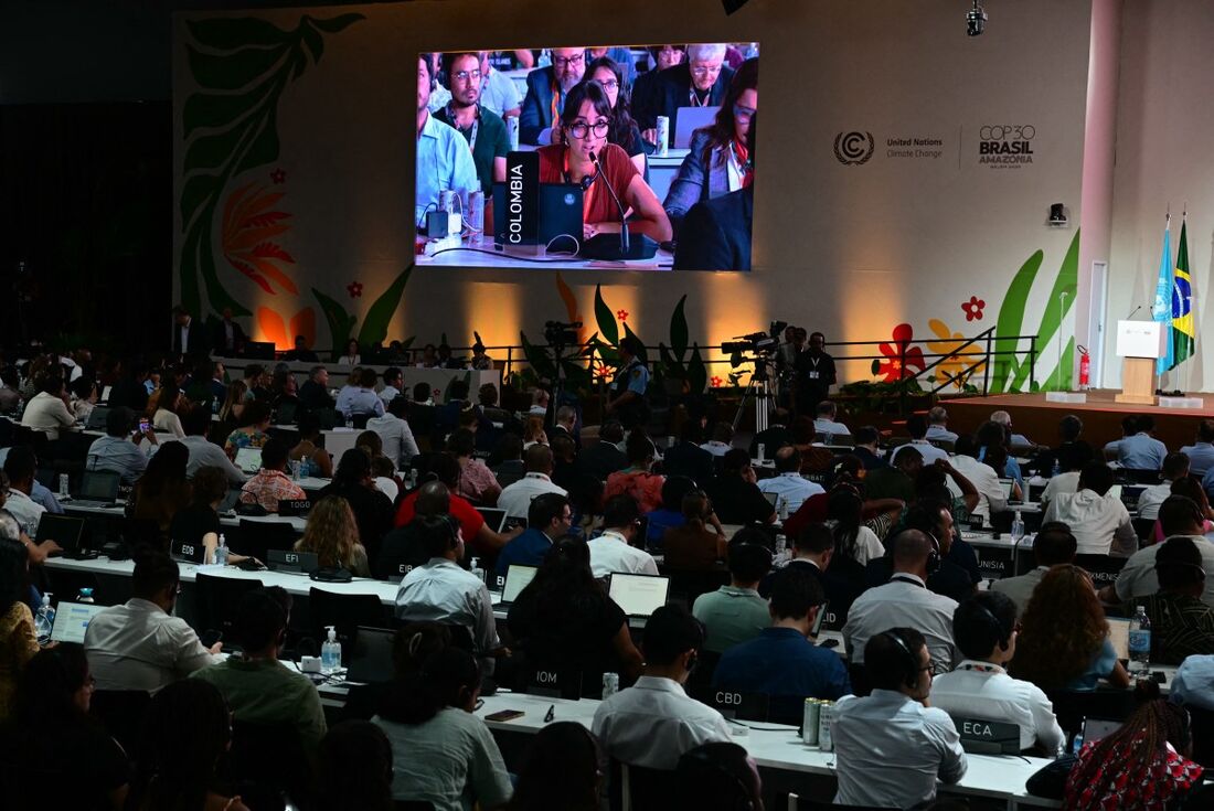 COP30 se contenta com acordo que omite abandono das energias fósseis