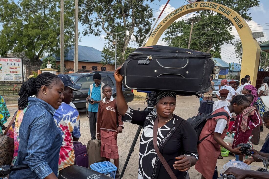 Cinquenta estudantes sequestrados em escola católica na Nigéria conseguem fugir