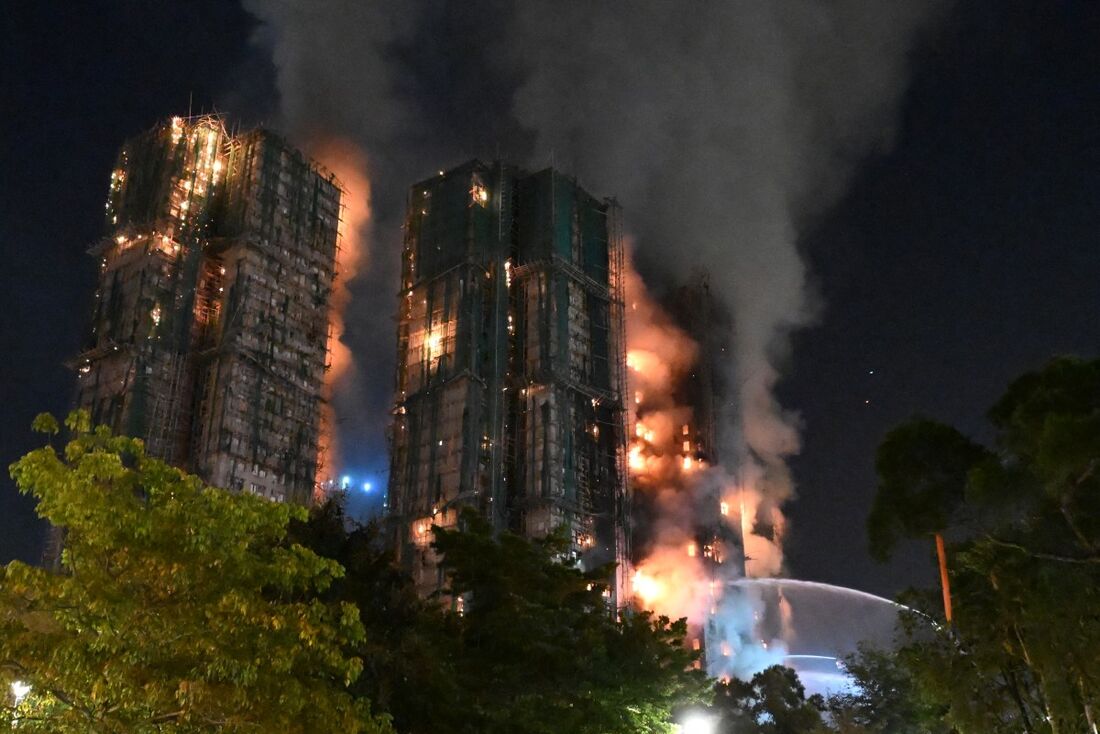 Incêndio em prédios residenciais na China