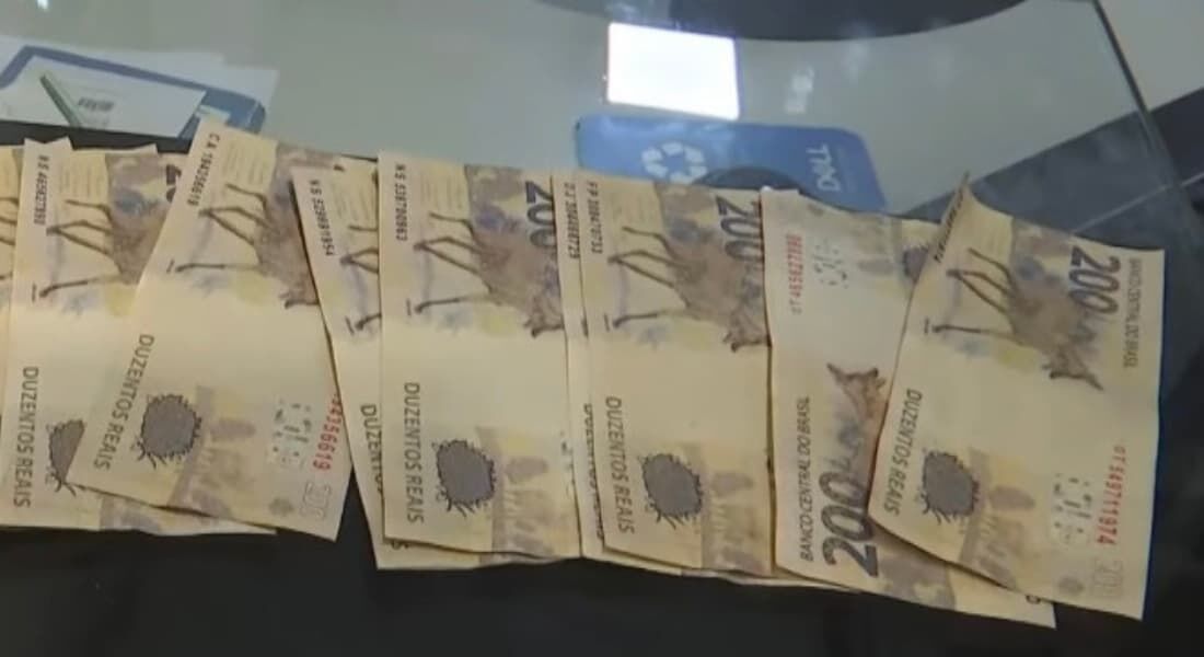 Ao todo, 16 notas de R$ 200 foram apreendidas na prisão em flagrante do homem