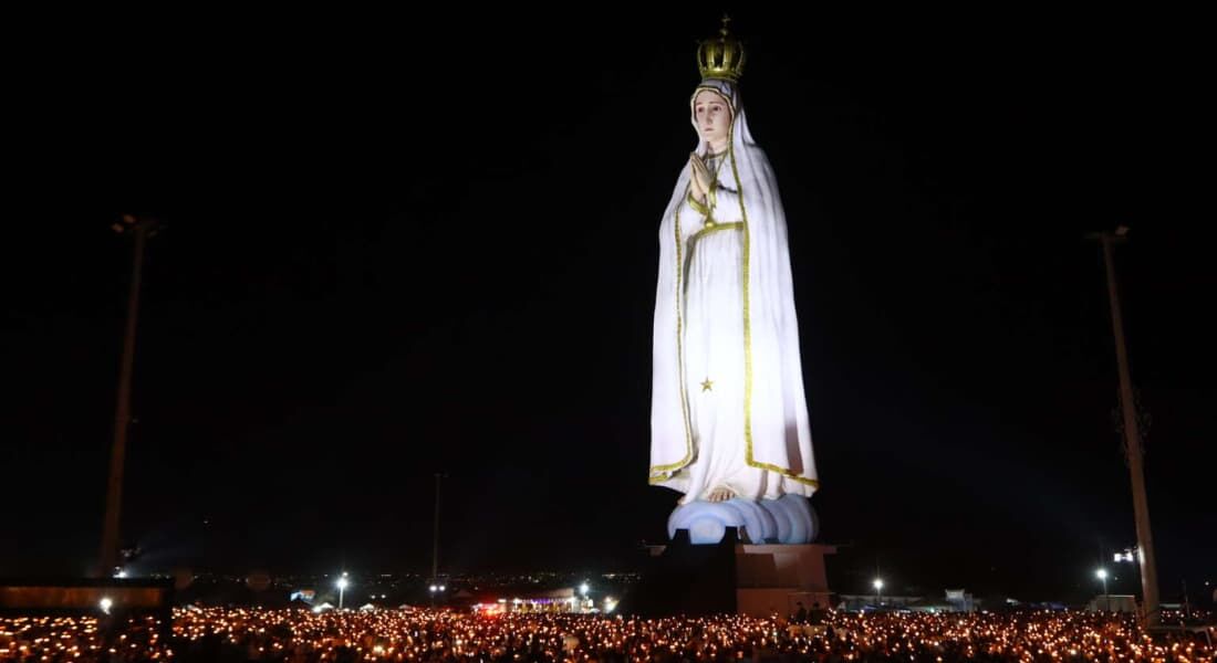 Com 54 metros, estátua é a maior do mundo representando Nossa Senhora de Fátima