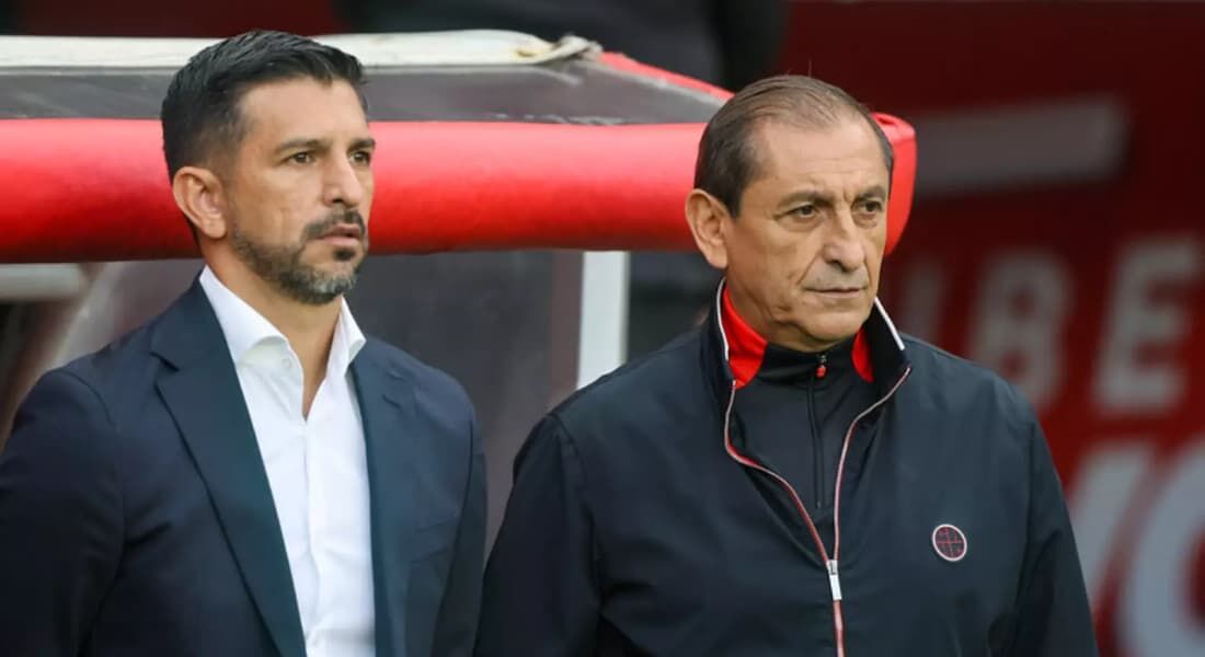 Emiliano Díaz ao lado de seu pai Ramón Díaz, técnico do Sport Club Internacional