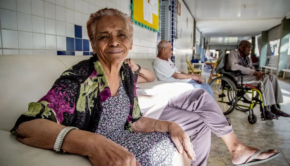 Tema da redação do Enem pode ajudar a promover debates atuais como violações de direitos e etarismo