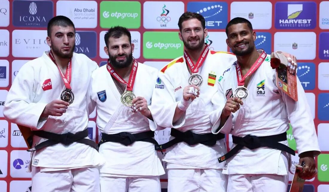 Última medalha foi conquistada neste domingo (30), pelo paulista Leonardo Gonçalves, da categoria até 100 quilos (kg)