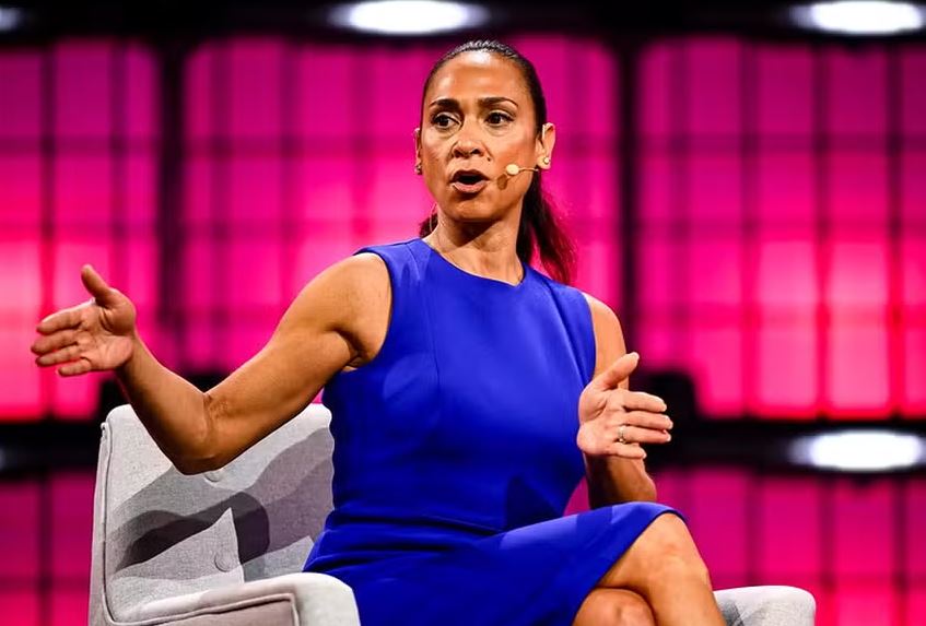 Khartoon Weiss, vice-presidente e gerente geral de negócios do TikTok no palco durante o segundo dia do Web Summit 2025 