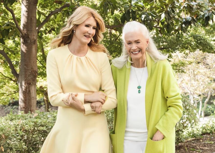 Diane Ladd e Laura Dern lançaram livro baseado em conversas entre elas em 2023