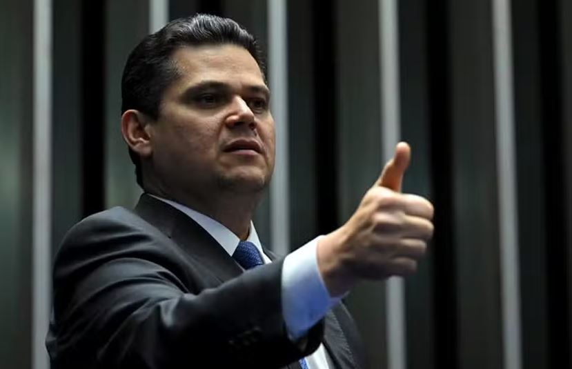 Alcolumbre rebateu em plenário as acusações de que teria pautado o tema para pressionar o governo.