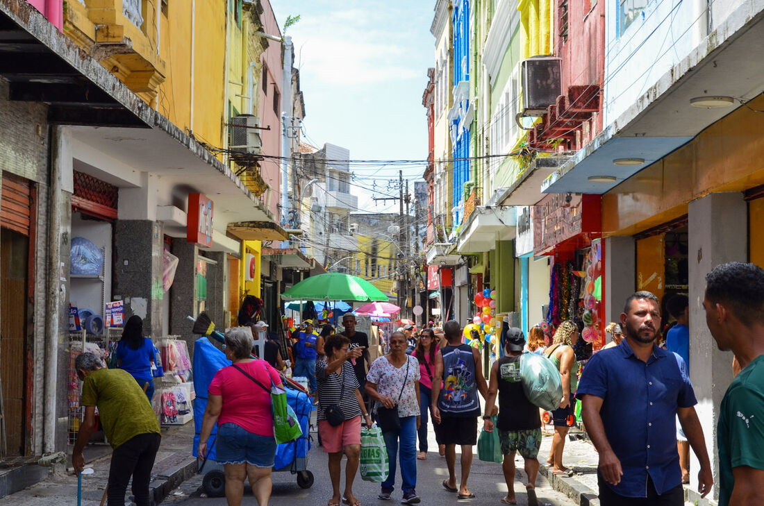 FGV: Confiança do comércio sobe 3,7 pontos em novembro ante outubro, para 89,9 pontos