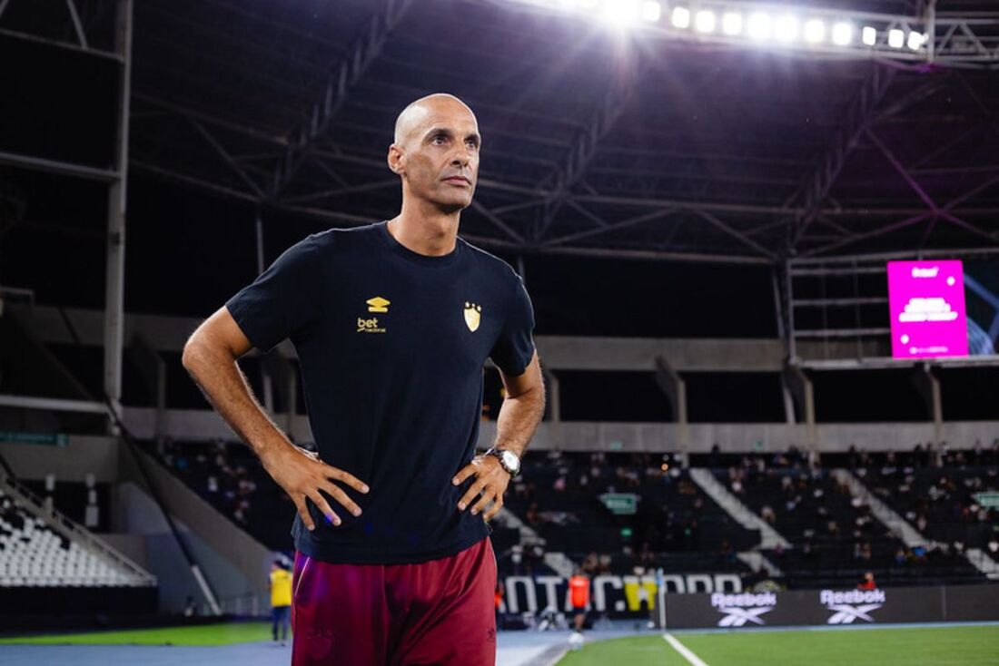 César Lucena no jogo do Sport contra o Botafogo
