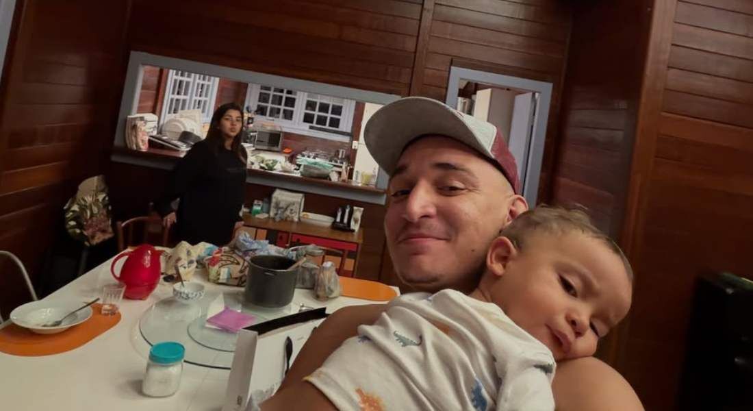 João Gomes em foto com a família